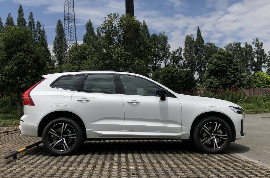 沃尔沃xc60T8深度试驾评测,沃尔沃xc60recharge版测评