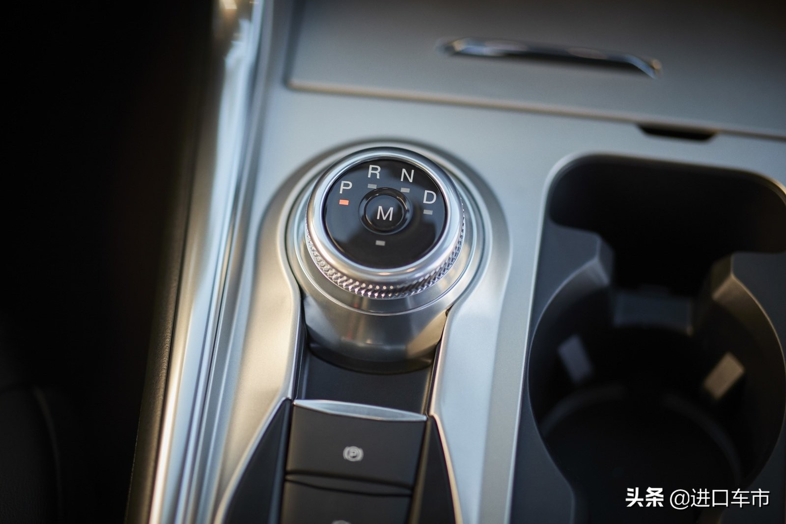 福特探险者2.3t对比汉兰达哪个好,福特探险者对比途昂2.5