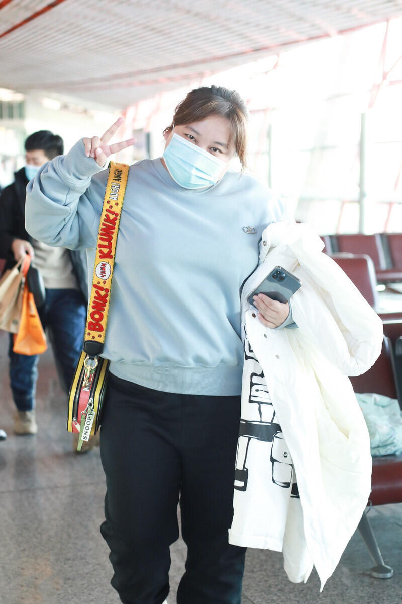 贾玲卫衣,贾玲瘦身后穿的蓝色卫衣