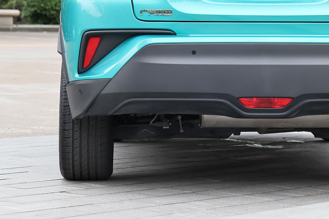 chr换18寸轮胎可以升高多少,chr更换225轮胎更稳了