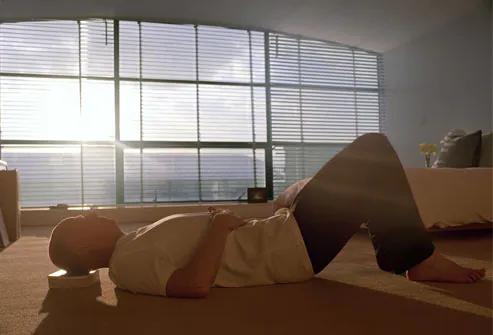 老龄男性急迫性尿失禁,年轻男性尿无力怎么恢复