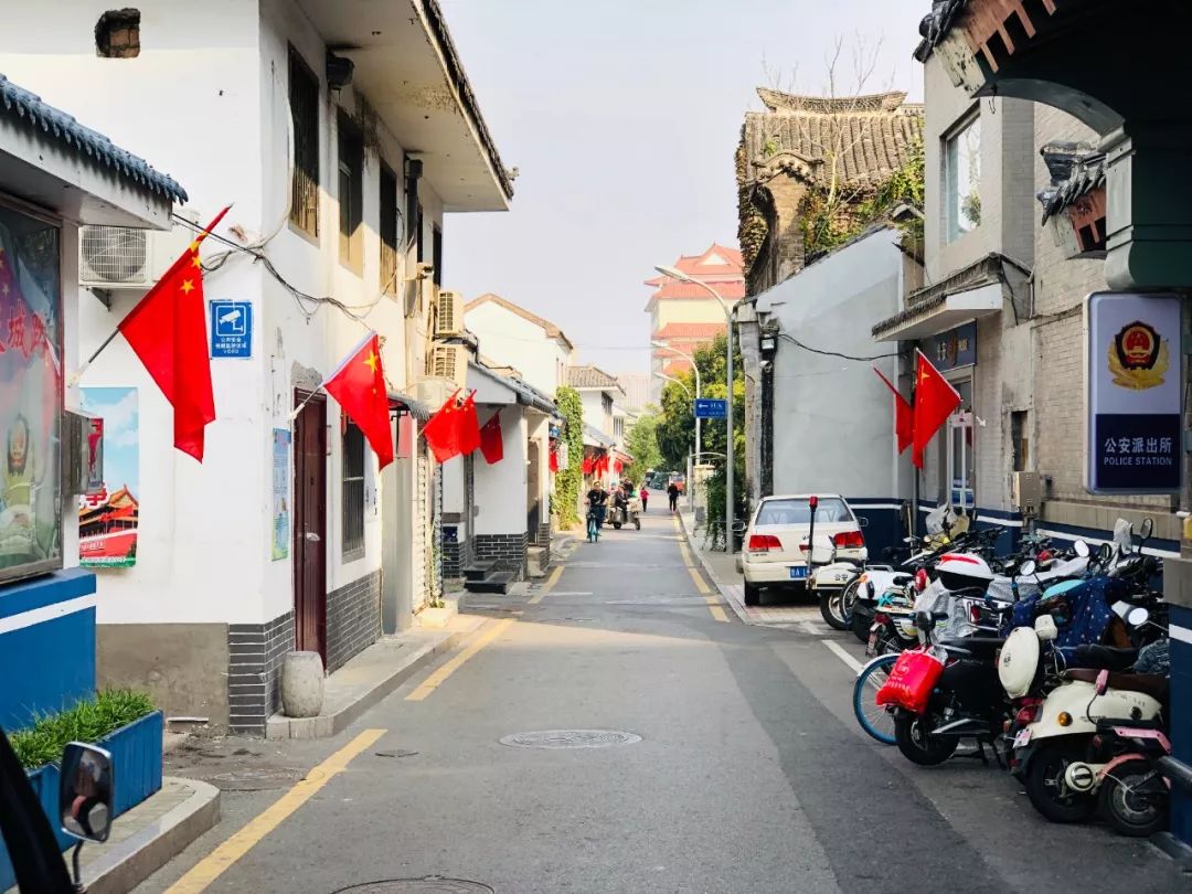 济南泉城路最新变化,济南泉城路限时步行吗