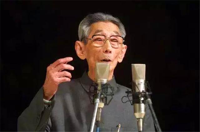 相声泰斗马三立大师告别舞台演出,相声名家马三立个人简历