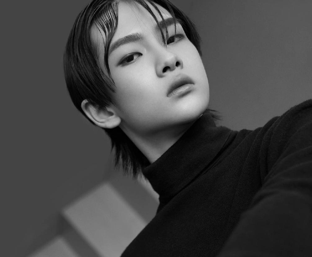 周震南双眼皮视频完整,周震南齐刘海发型