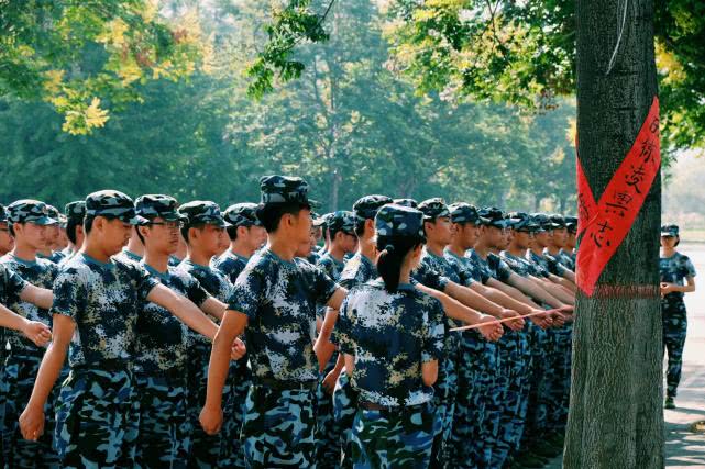大一新生军训不过怎么办,学生军训和训练方法