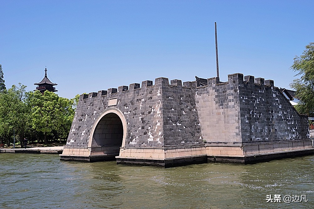 南湖是浙江三大名湖之一,嘉兴南湖三大名湖