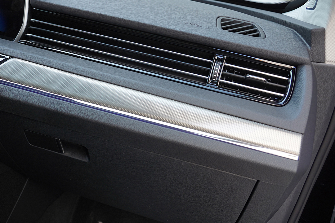 hs5红旗2022新款非铺装路试驾视频,实力与颜值并存深度体验红旗h5