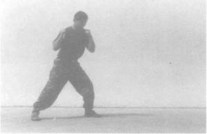 警用防暴棍和匕首警拳,警用防暴橡胶棍杀伤力