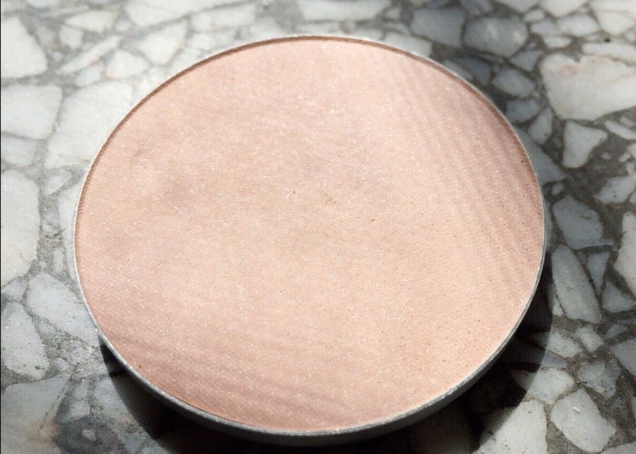 黑眼圈泪沟遮瑕*法大**来了！和pk107高光比比，好不好用你说了算