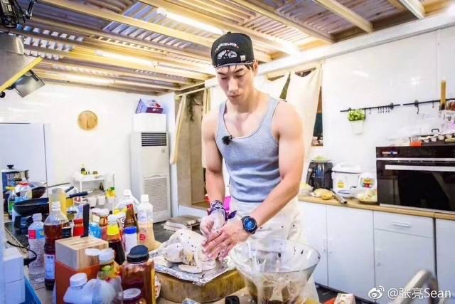 朱一旦戴的劳力士是哪个款,朱一旦劳力士款式