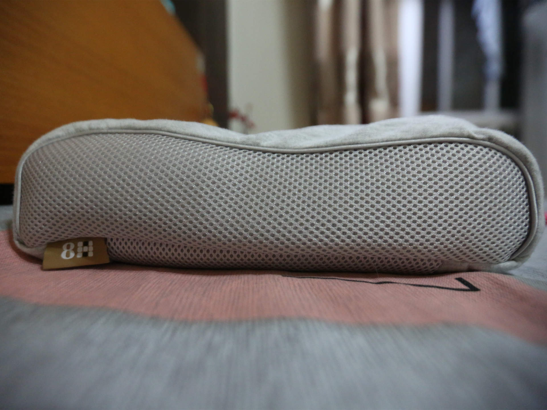 8h释压舒弹纤维枕测评,8h蜂巢枕头