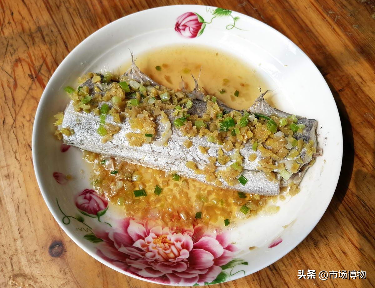 糖醋蒸带鱼的家常做法,葱姜蒸带鱼