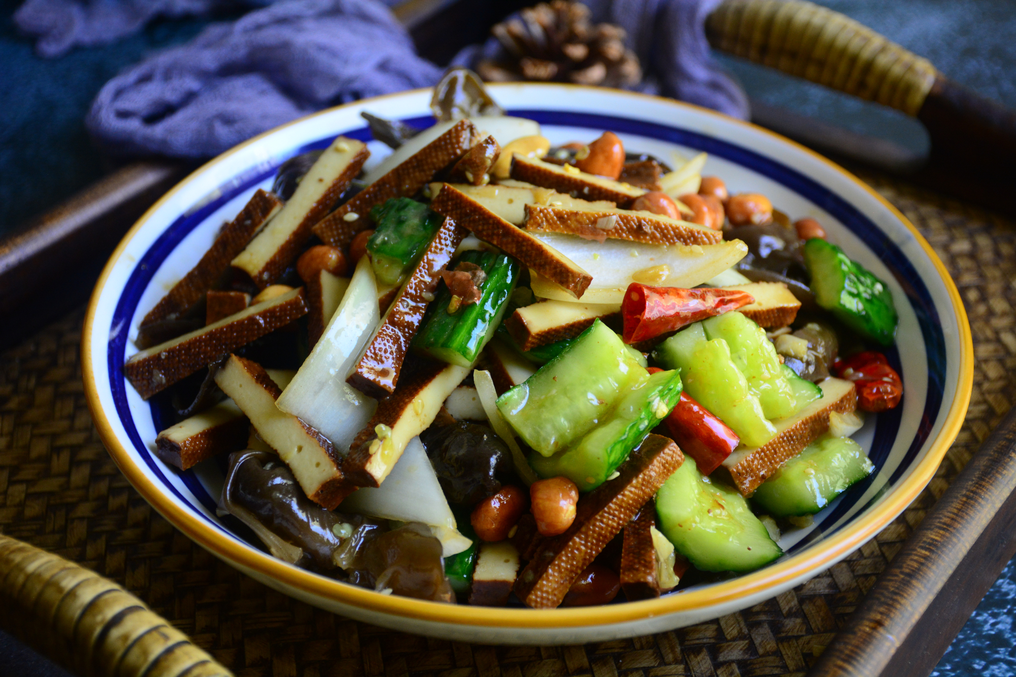 炖肉菜什么时候放盐,萝卜炖肉是先放盐还是后放盐