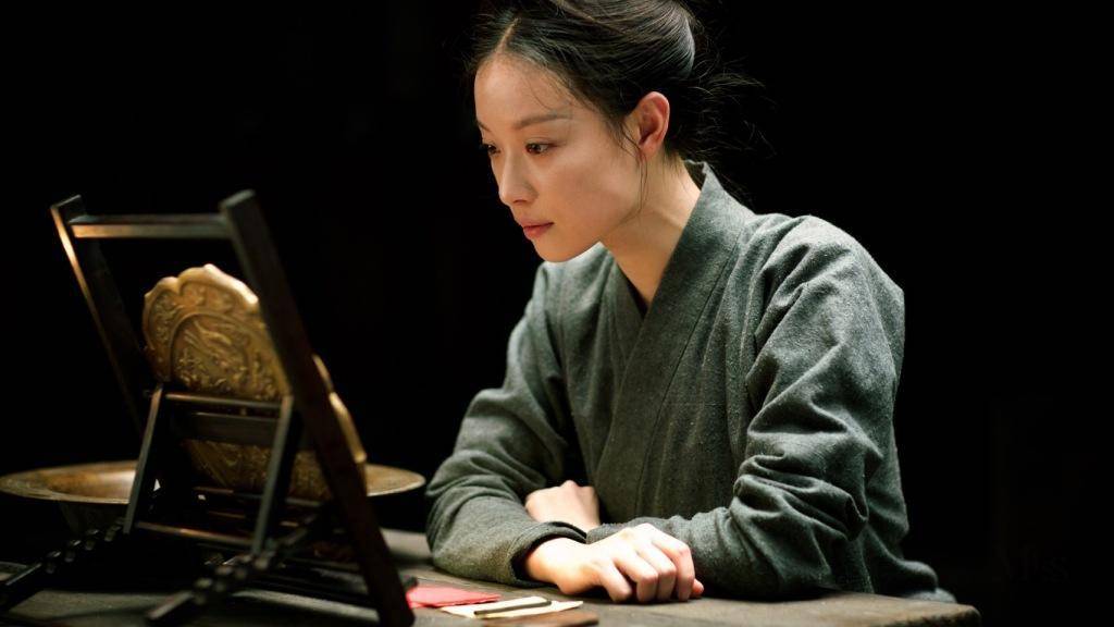 想要底妆细腻服帖不卡粉,底妆秘诀零毛孔无暇底妆至关重要