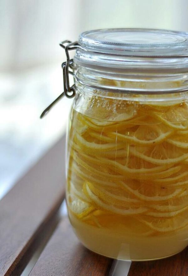 每天一杯蜂蜜柠檬水简单好做美容,自制美容养颜柠檬蜂蜜水