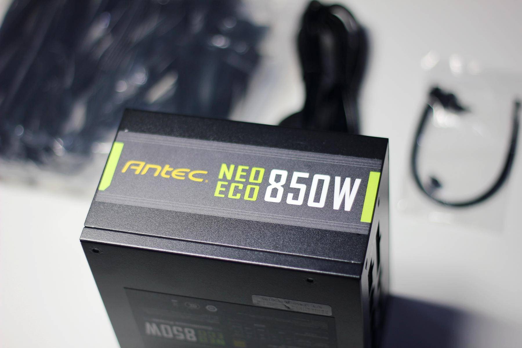 工欲善其事必先利其器，2021年初自媒体创作的专业向桌面配置