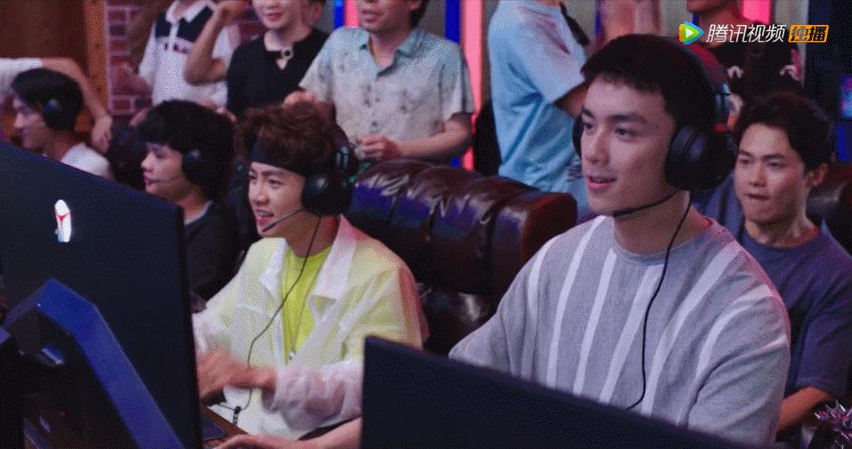 谁说男生不会哄人的原视频,穿越火线逗比搞笑时刻