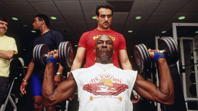 乔丹经典篮球时刻,乔丹过人十大经典集锦