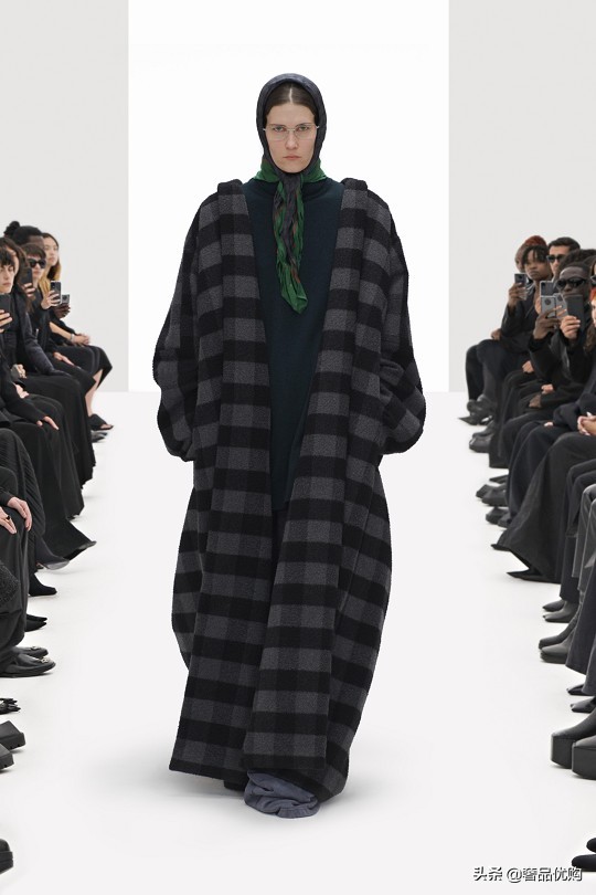 balenciaga克隆秀场,balenciaga21年时装秀