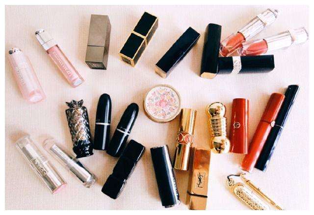 双十一买大牌口红有优惠么,双11剁手买的化妆品是正品吗