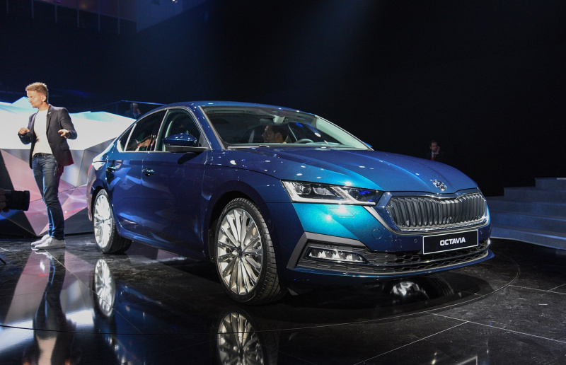 斯柯达明锐金色2019尾标带字母,斯柯达全新明锐19款