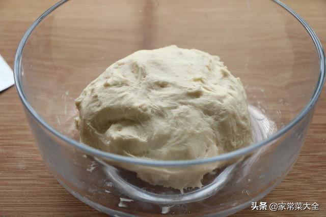 绿豆饼圆的厚的外皮像炸过一样,外皮软糯的绿豆饼10个的做法