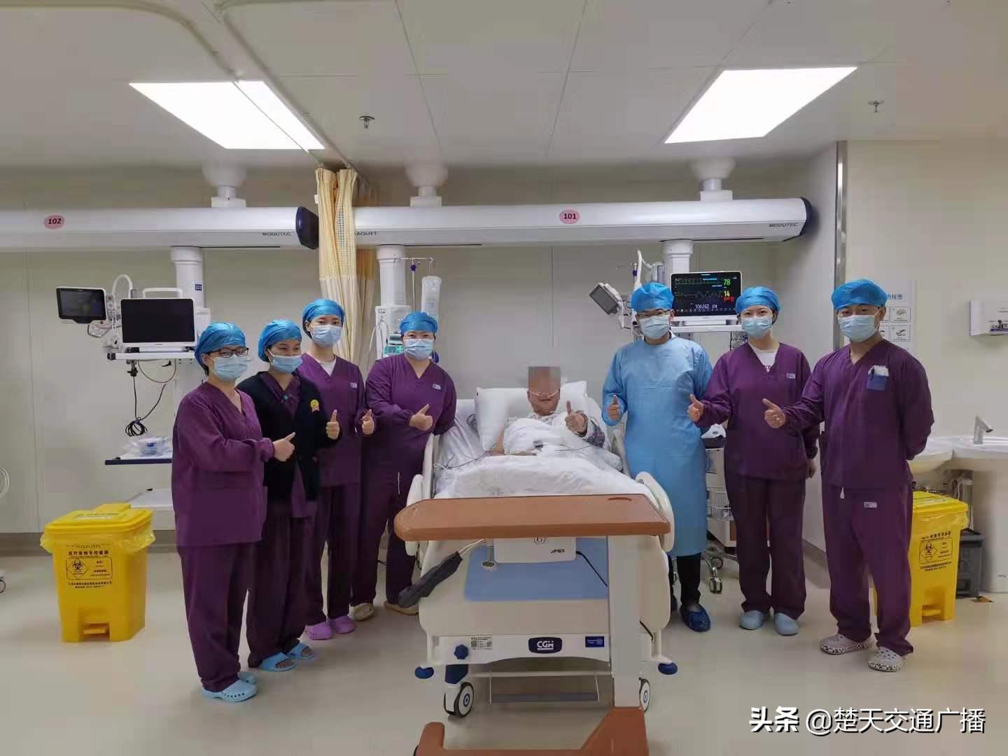 胸闷气喘半年,男子肺里洗出19升“牛奶”