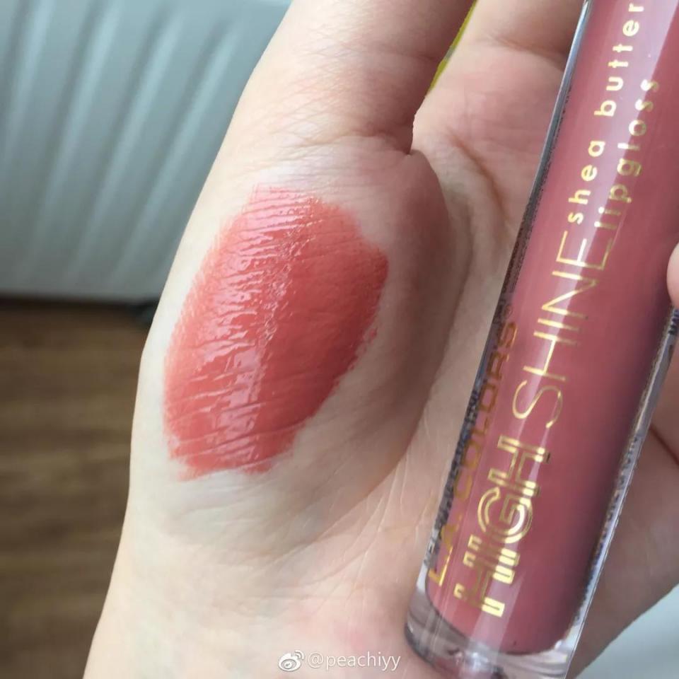 快买了这只口红来人间水蜜桃学院报道!