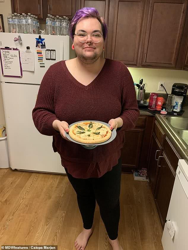 24岁女生胡须浓密,25岁女生胡须浓密