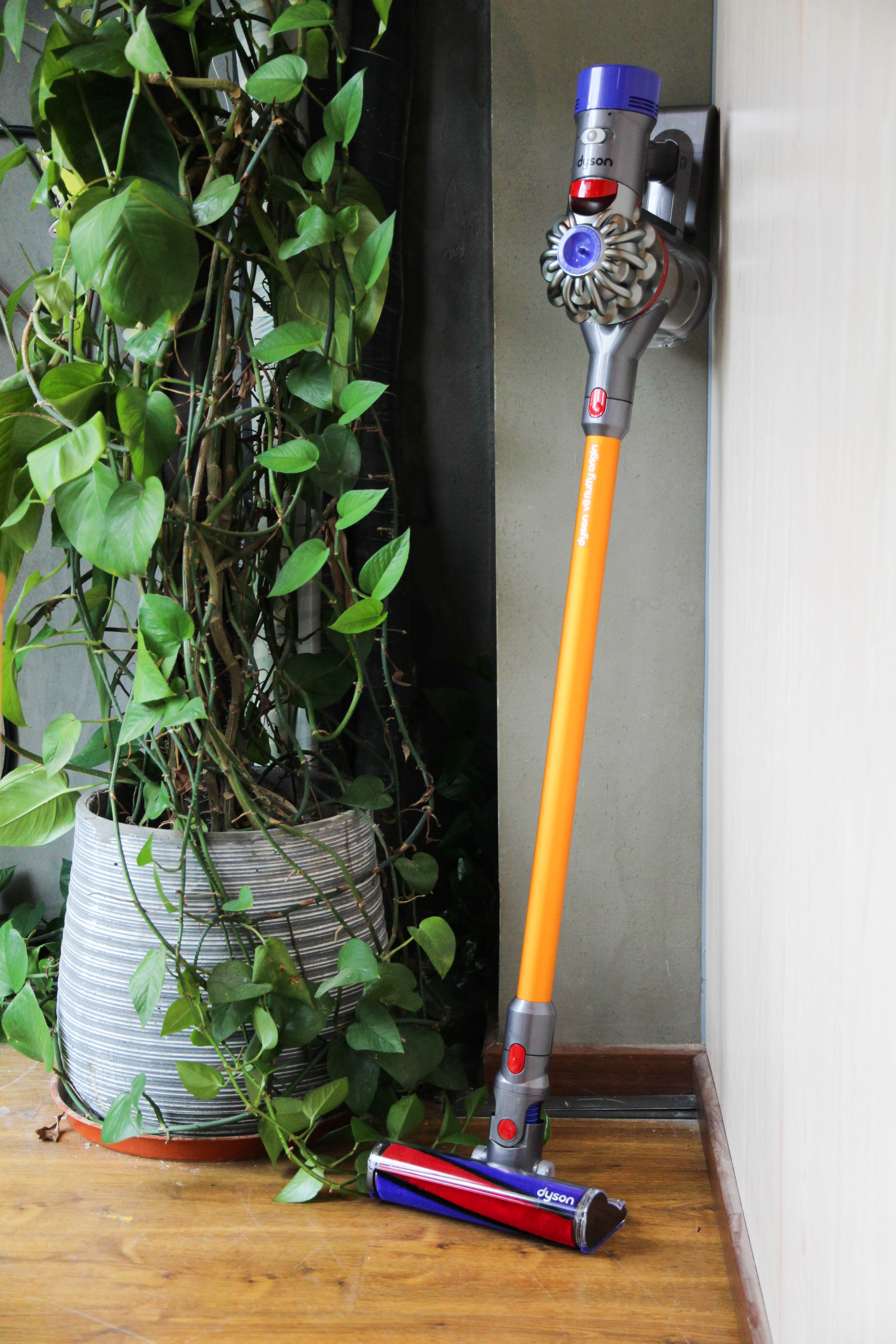 戴森吸尘器v8fluffyorigin拆洗,戴森吸尘器v8如何选择