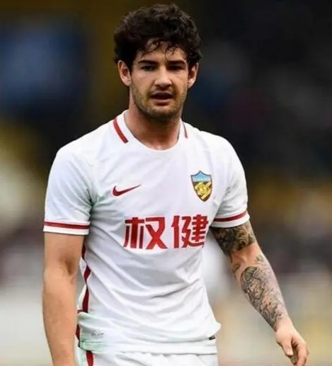 足坛历史上被伤病摧毁的七大球星,足坛巨星小罗有多强