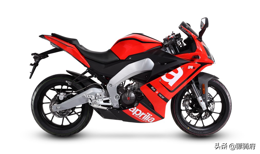 190的摩托车能跑多少码,190排量的摩托车哪个最好看