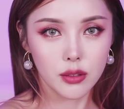 怎么画万圣节眼影教程简单,简单兔子妆容眼影