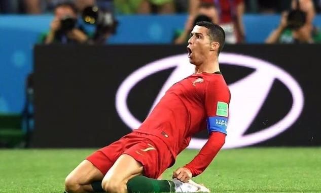 c罗再现惊人弹跳有多高,年轻的c罗有多能过人