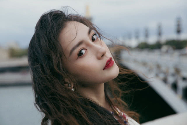 杨颖巴黎造型,杨颖巴黎时装秀视频大全