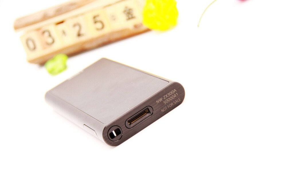 索尼nwzx300a和nw105哪个值得购买,索尼nw-zx300a多少钱