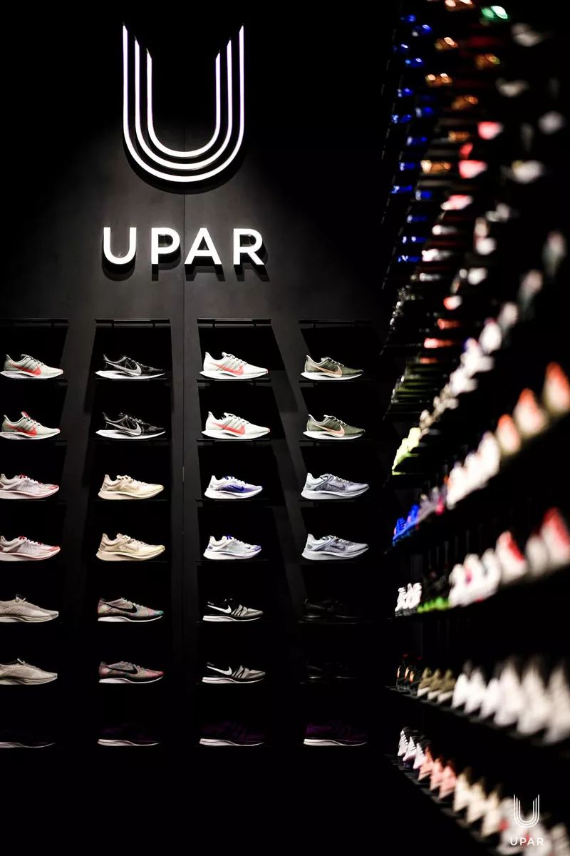 “Valentino红”降临东京，冠希哥说最近的生活“888”