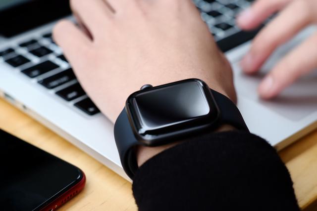 你想玩一辈子iPhone，还是改变自己？AppleWatchSeries4测评