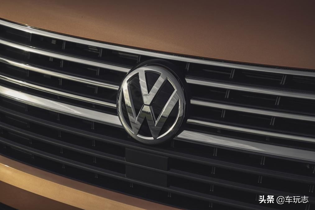 大众mpvcaravelle,对标奔驰v级的车