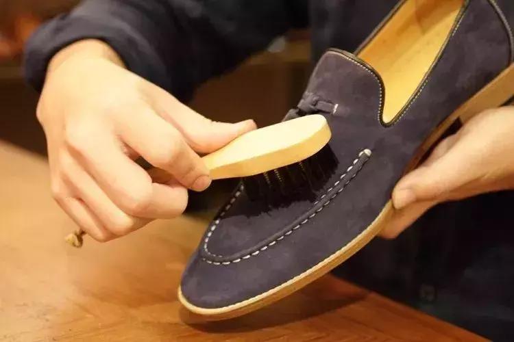 怎么才能让鞋子干燥不臭,如何使鞋子保持干燥