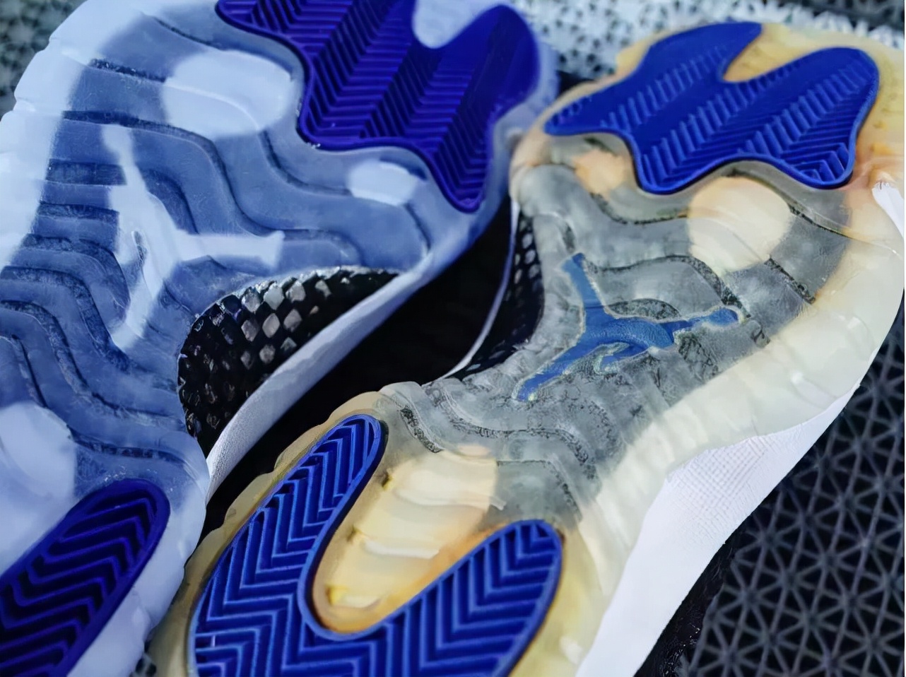 利拉德8新配色发布,利拉德8代适合扁平足吗