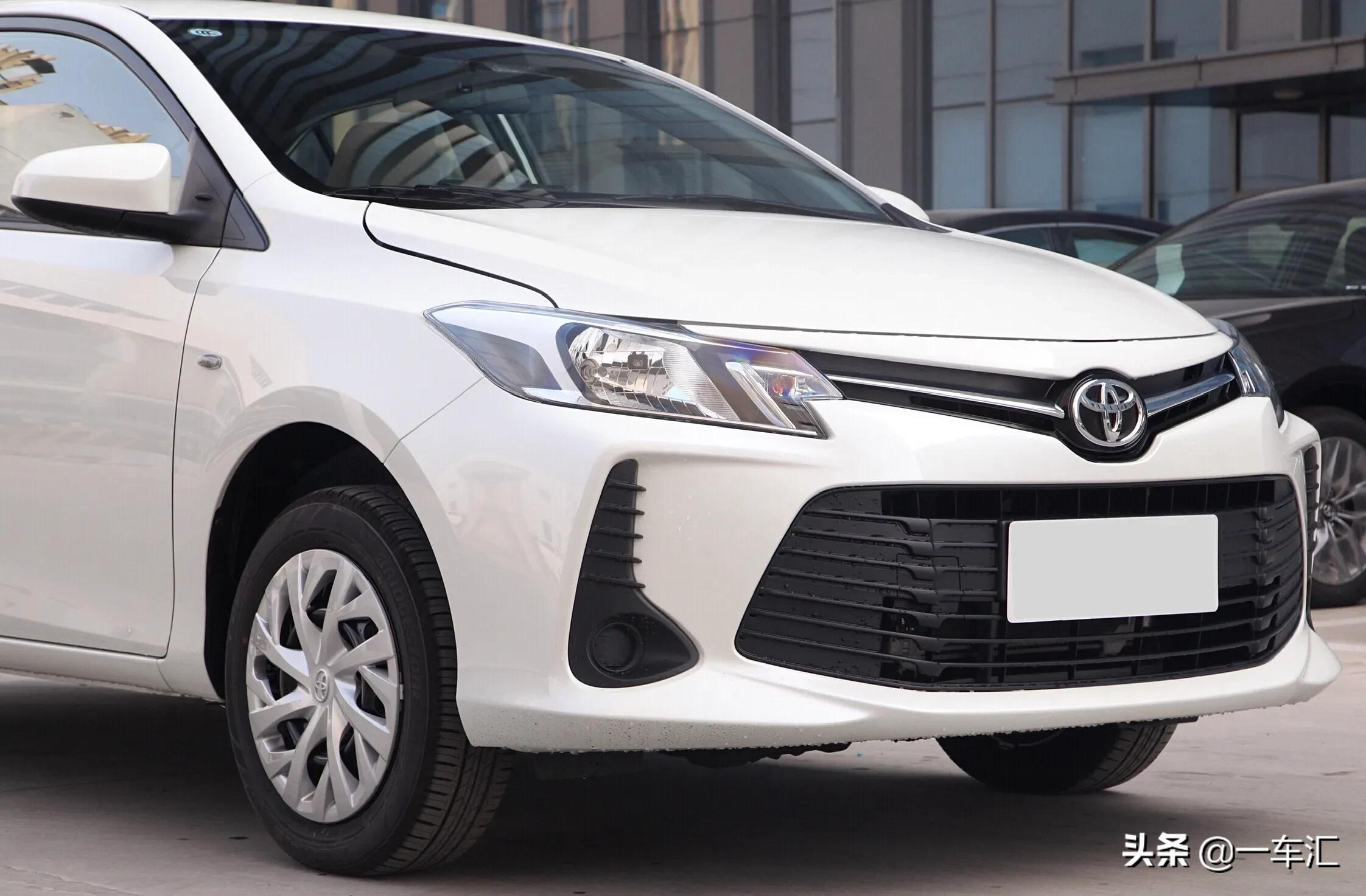 丰田汽车卤素大灯多少钱一个,17款威驰卤素大灯几年需更换