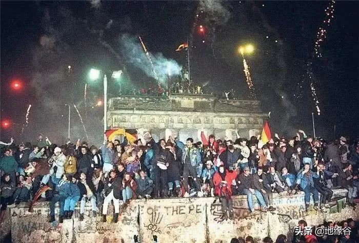 为东德收了三十年的团结税,有用吗?