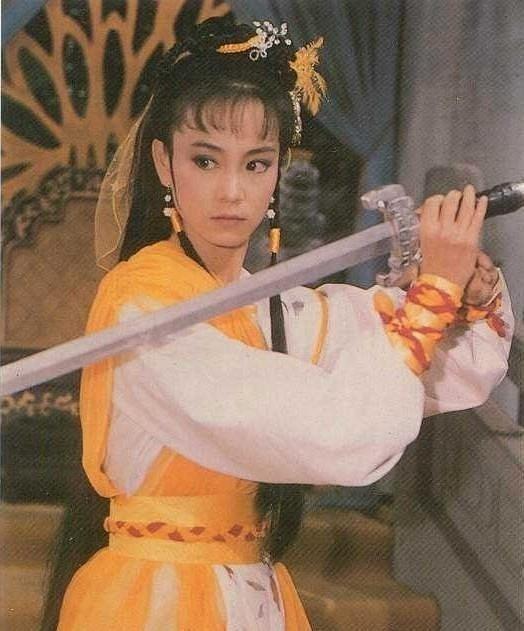 “泪眼皇后”刘雪华：被刘德凯始乱终弃，丈夫坠楼身亡，太惨了