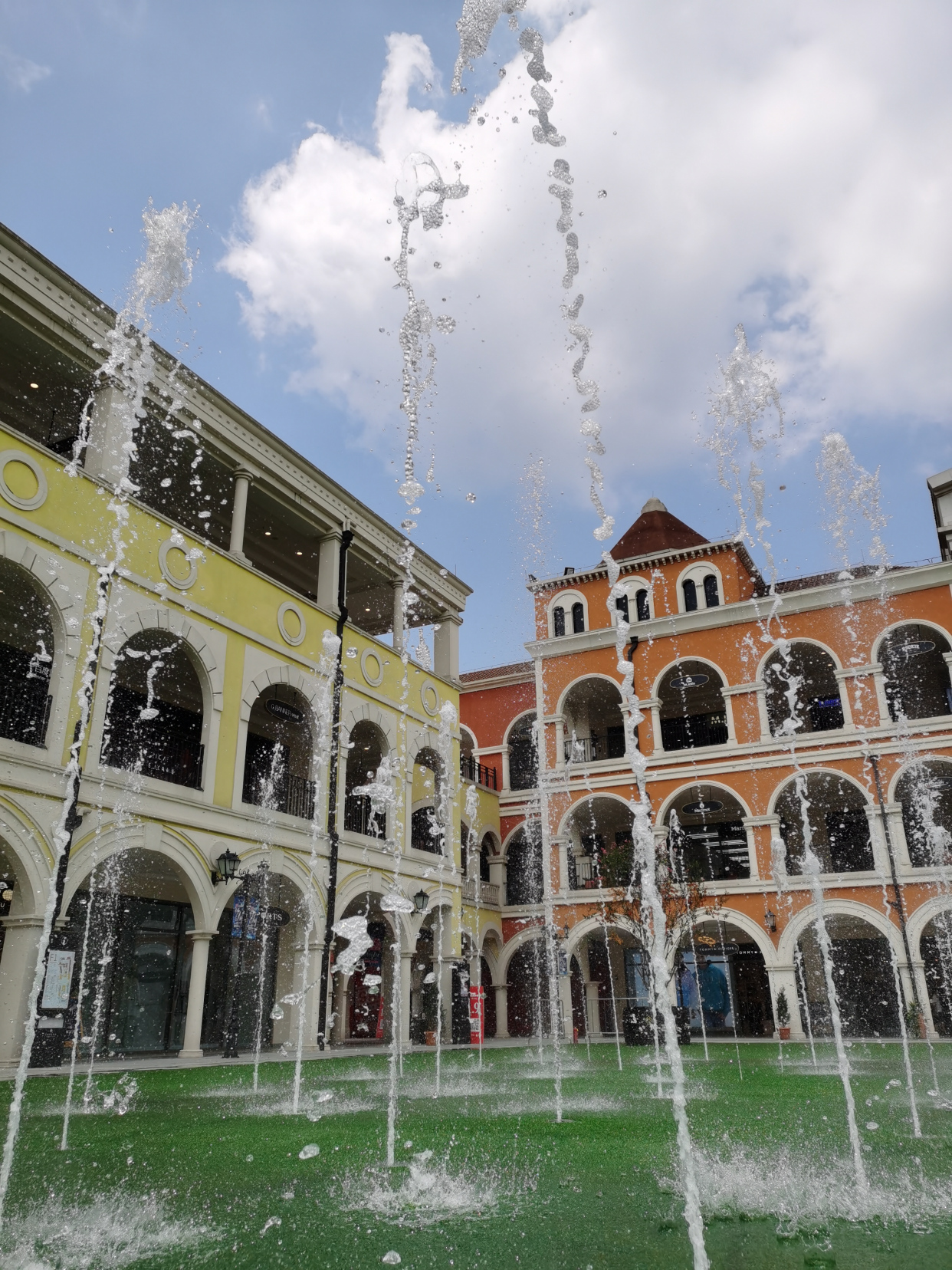 重庆景区购物广场,重庆值得一去的购物广场