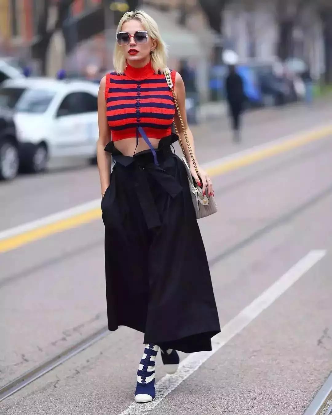 胸比较大的小个子怎么穿才好看,又矮又胖胸大怎么穿好看