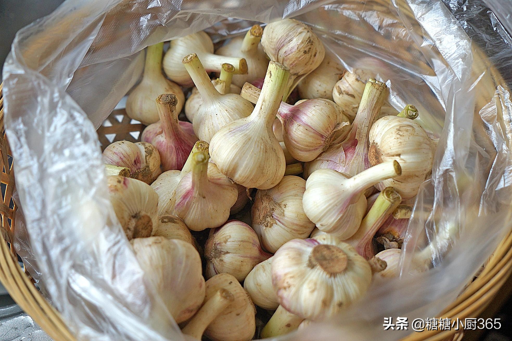 冬天糖醋蒜怎么腌比较快入味,用糖醋腌蒜比例