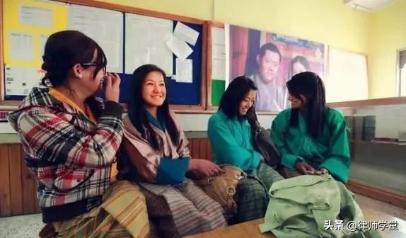 不是夫妻住一起派出所会查吗,有夫妻一方的身份证可以查对方吗