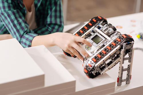 什么样的孩子容易出学霸,孩子有这三种潜质就是天生的学霸