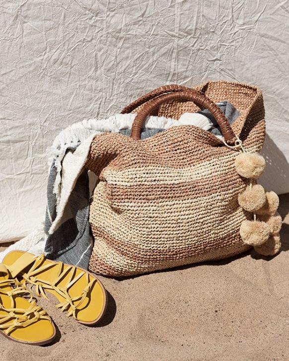 买了名牌包又得买名牌衣服,买了大牌包包后悔吗